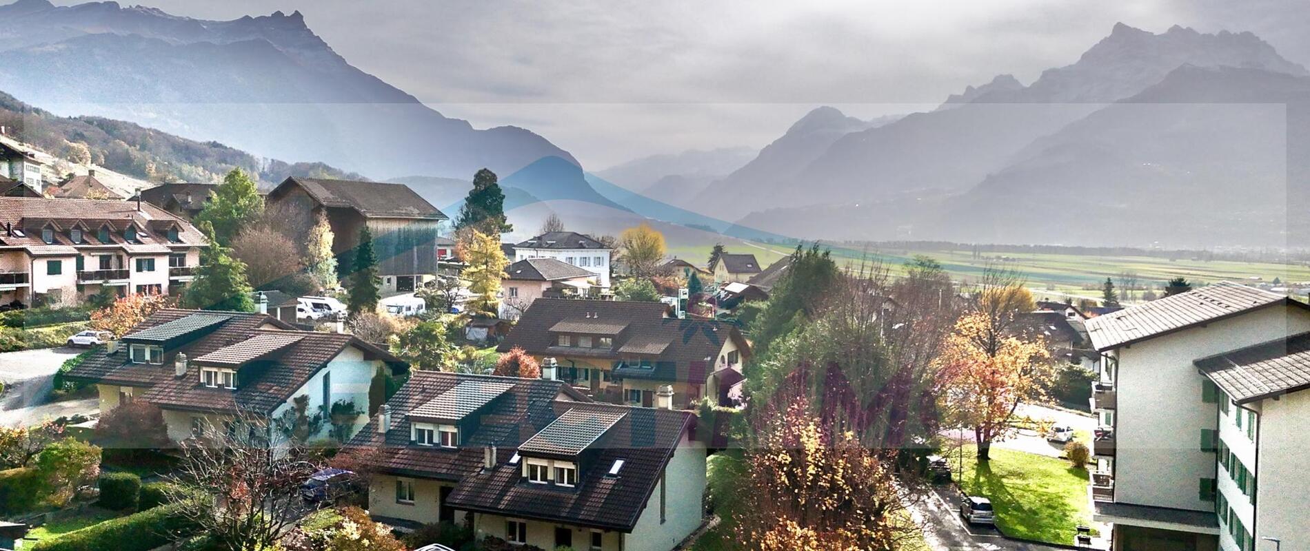 Belle villa jumelle, de 6,5 pièces, idéale pour une famille.