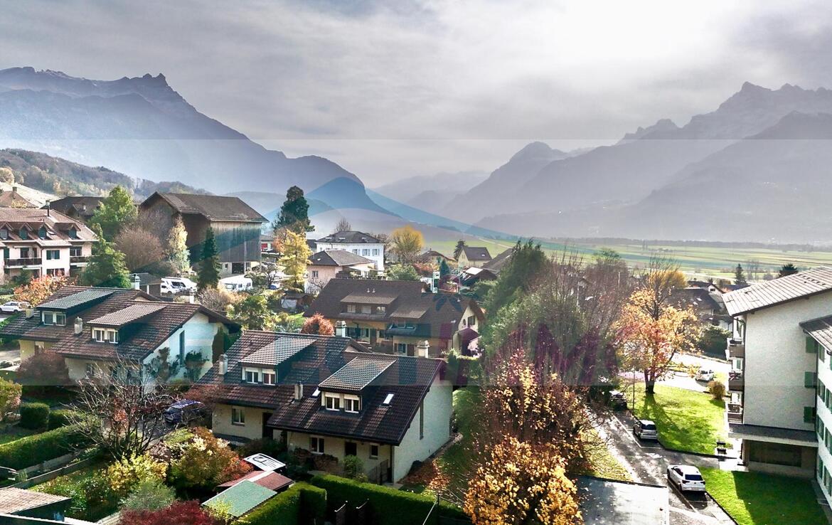 Belle villa jumelle, de 6,5 pièces, idéale pour une famille.