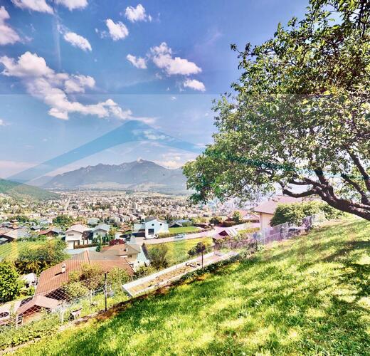 Belle propriété au bénéfice d'une situation exeptionnelle et dominante, et offrant près de 400 m2 de surface.
